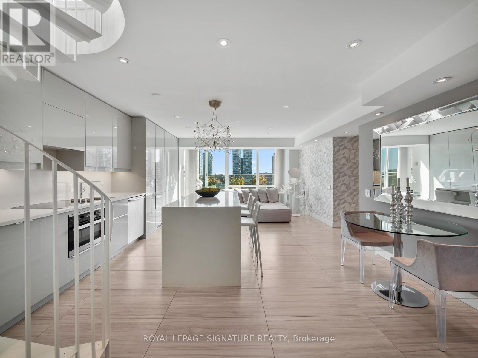 77 Lombard St Ph03 St, Toronto, ON M5C 3E1