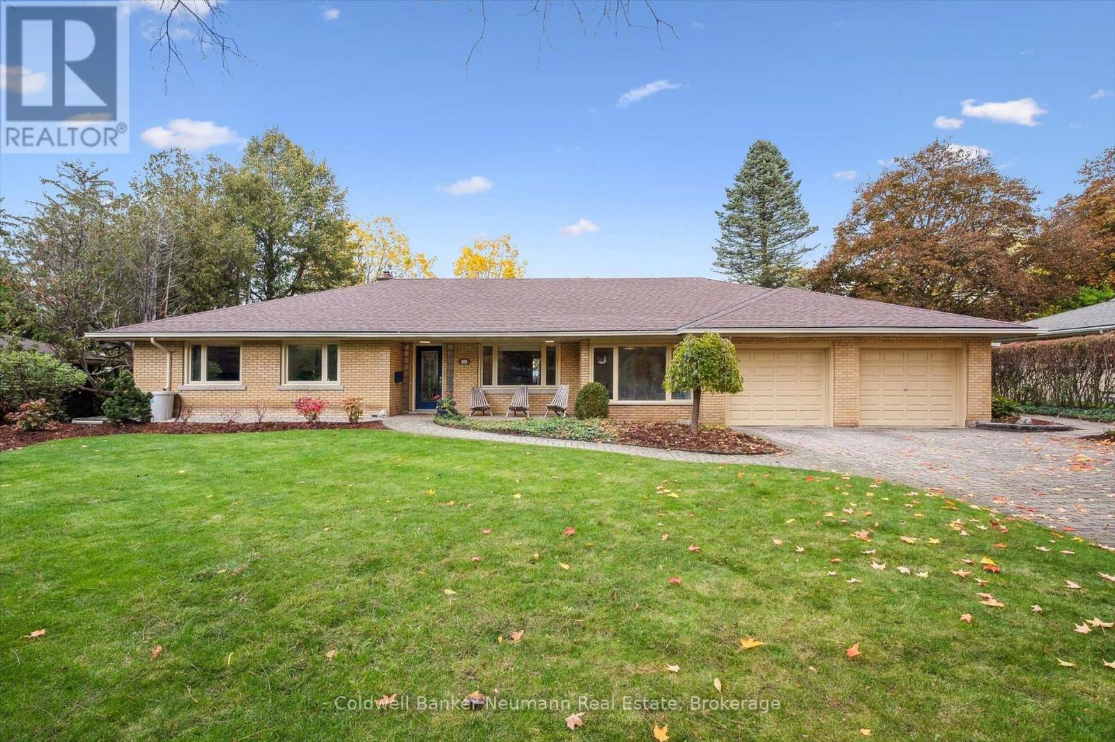 36 Harcourt Dr, Guelph, ON N1G 1J6