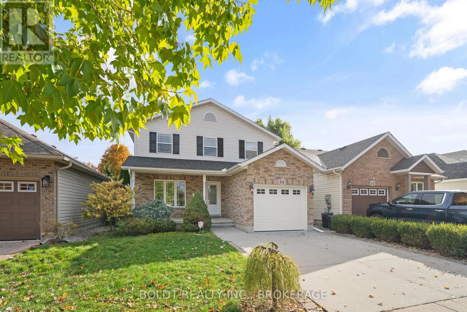 34 Fitzgerald St E, St. Catharines, ON L2R 0A4