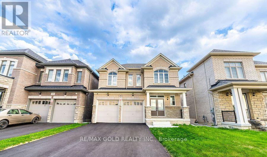 35 Academy Dr, Brampton, ON L6P 3C9
