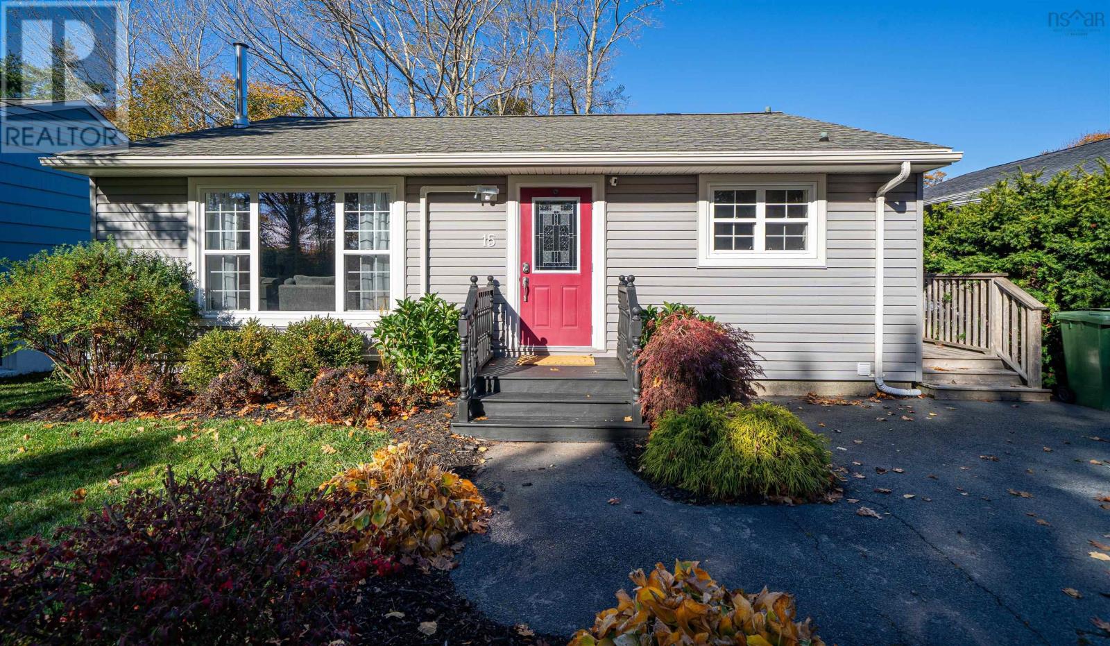 15 Birchwood Ter, Dartmouth, NS B3A 3W2