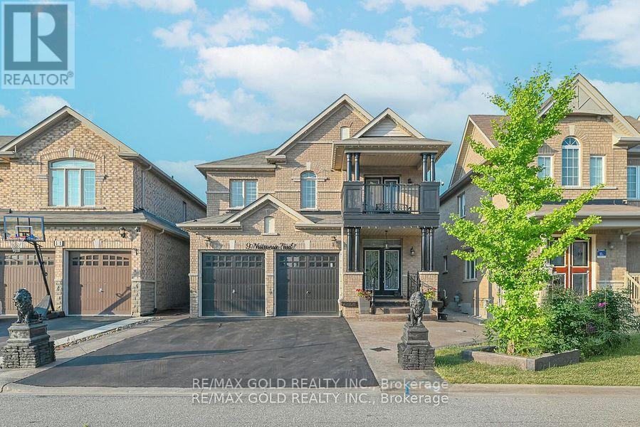 9 Natronia Trl, Brampton, ON L6P 3N1
