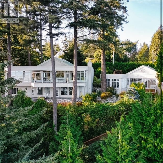 12416 Whitestone Rd, Madeira Park, BC V0N 2H1