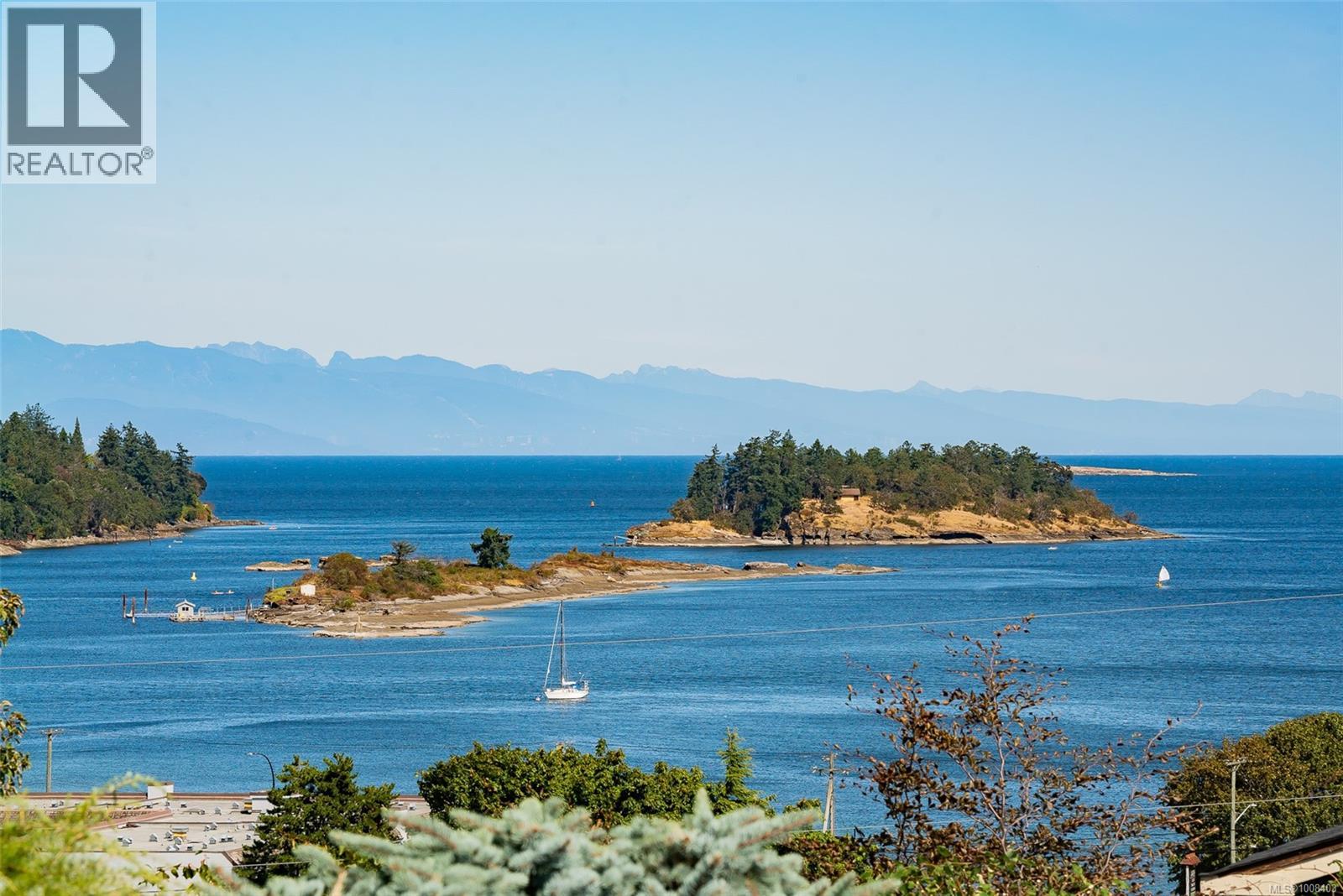 2710 Glenayr Dr, Nanaimo, BC V9S 3S4