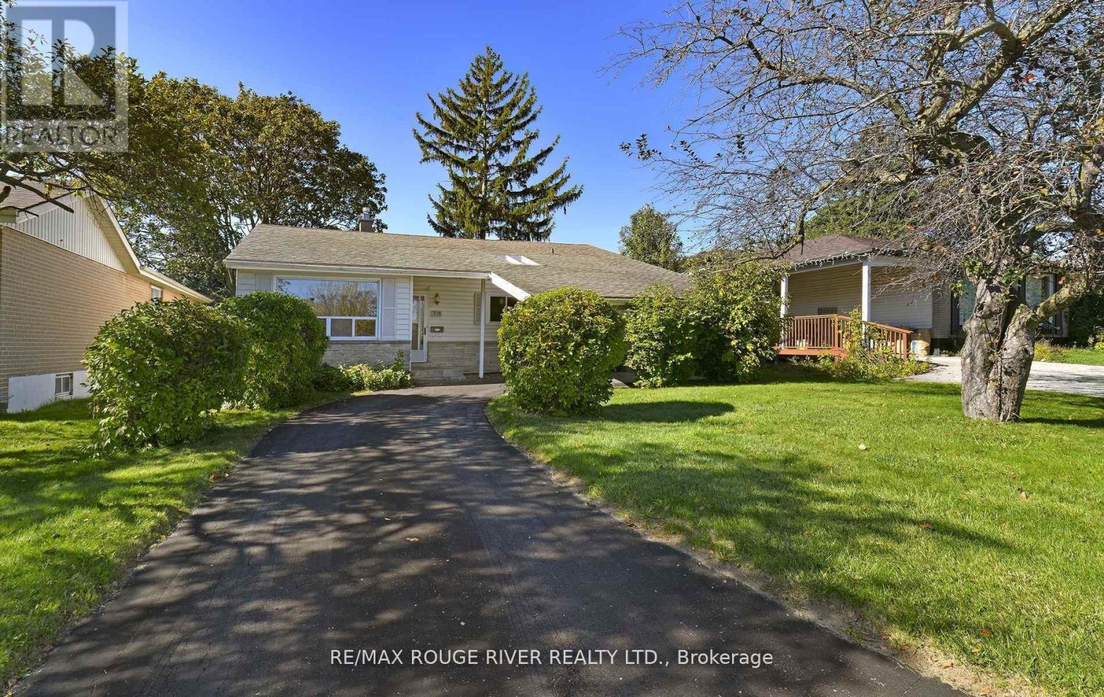 710 Kingfisher Dr, Pickering, ON L1W 1X5