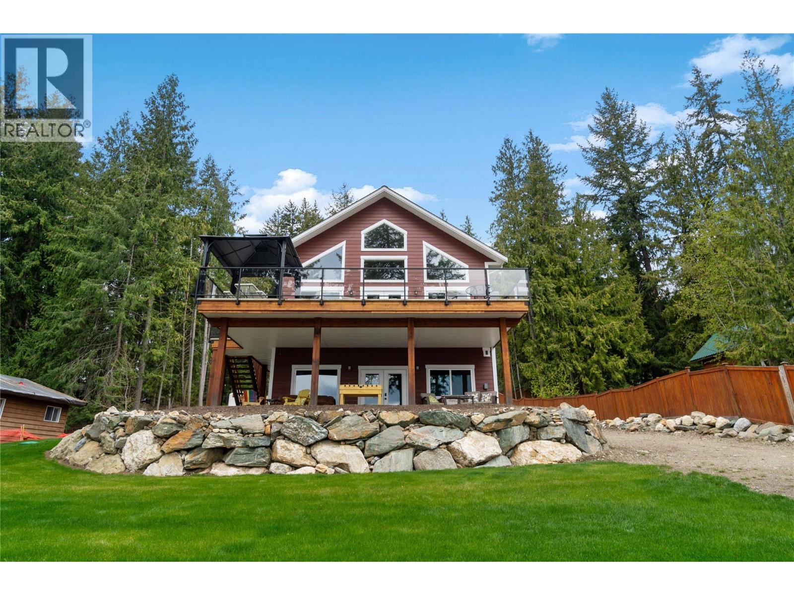7918 Gardiner Road Lot Apt 9, Anglemont, BC V0E 1M8
