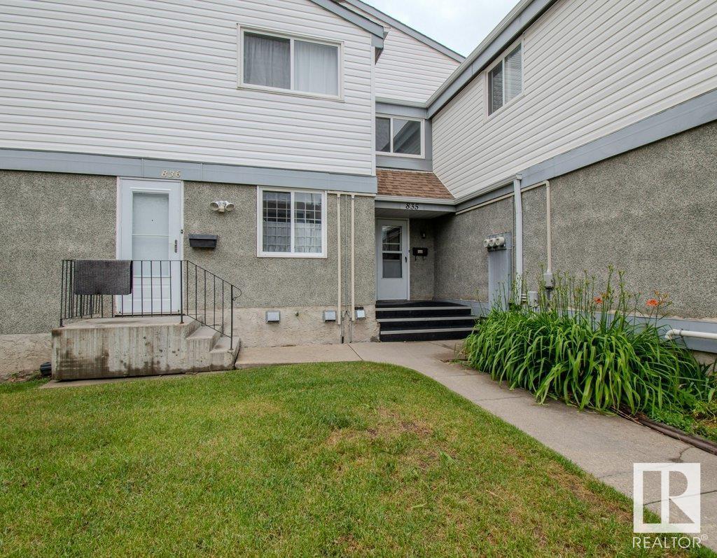 835 Erin Pl NW, Edmonton, AB T5T 1M6