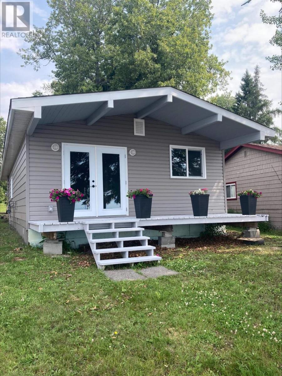 456 E Floral Beach Rd, Shuniah, ON P7A 0H1