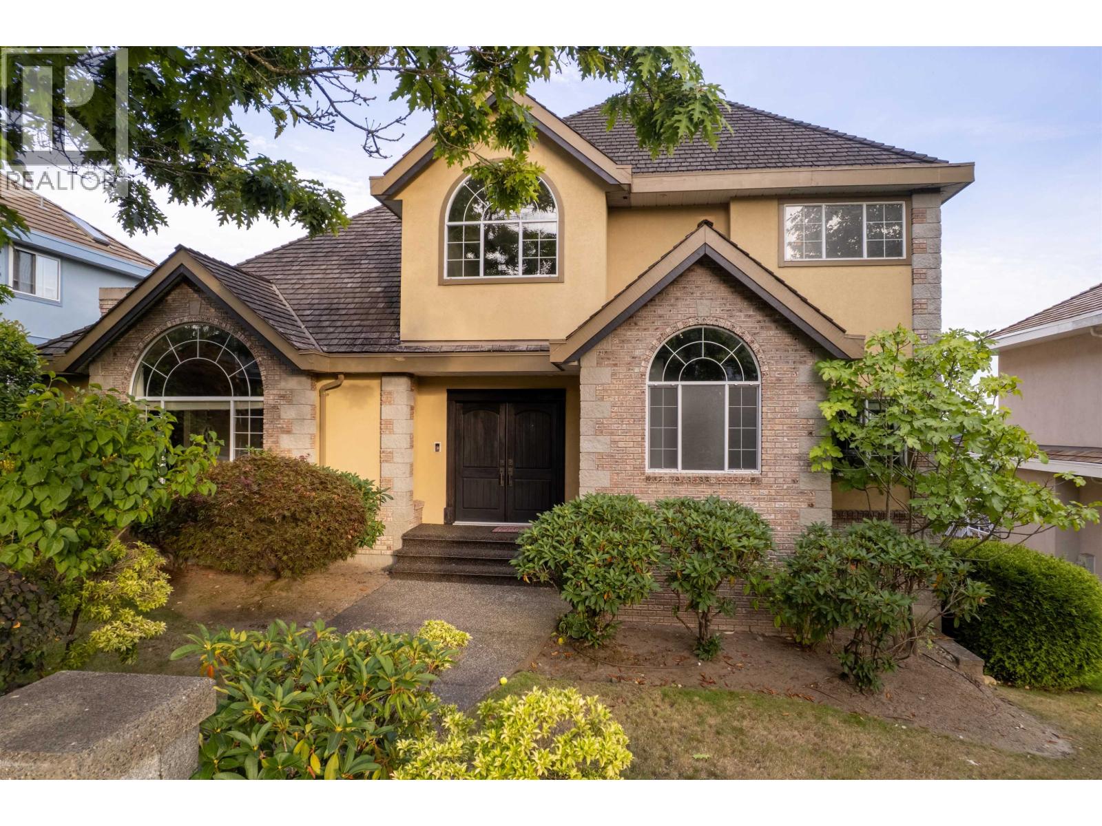 816 Citadel Dr, Port Coquitlam, BC V3C 6B1