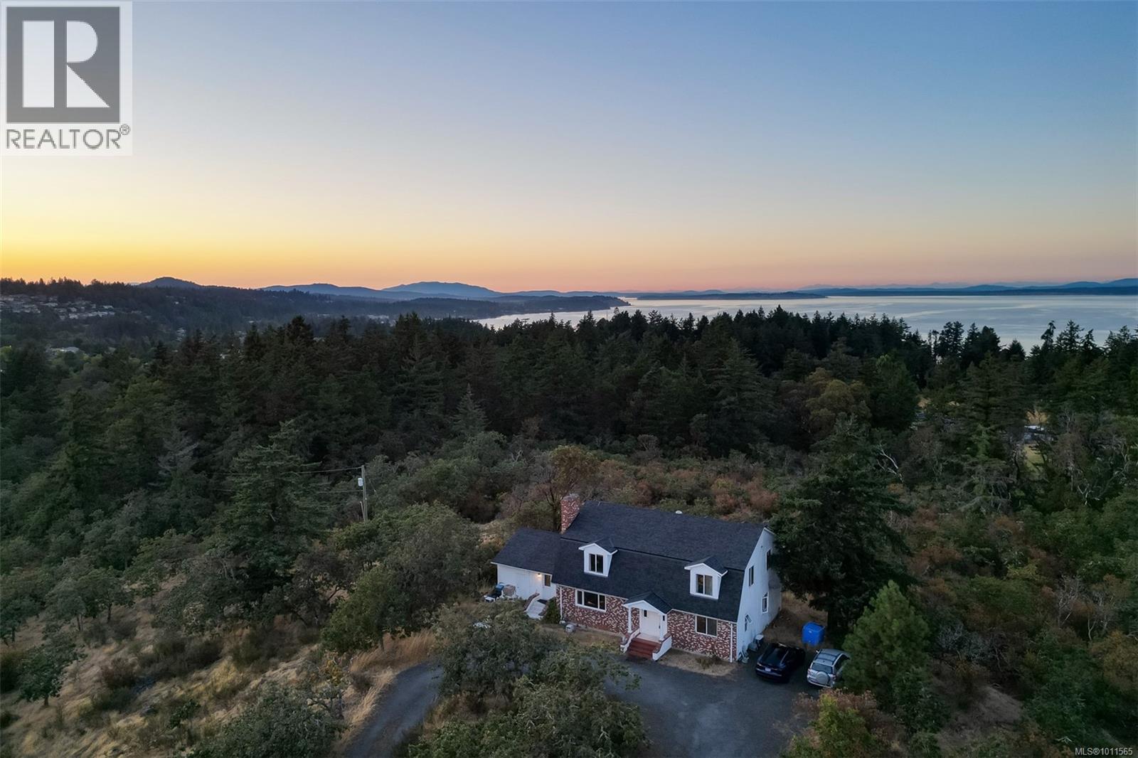 4589 Blenkinsop Rd, Saanich, BC V8X 2C7