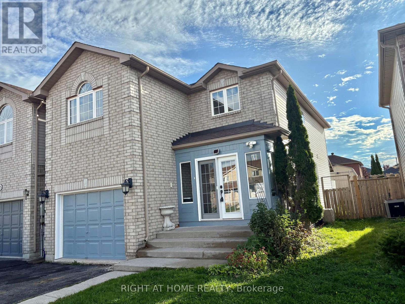 33 Raymond Cres, Barrie, ON L4N 0X6