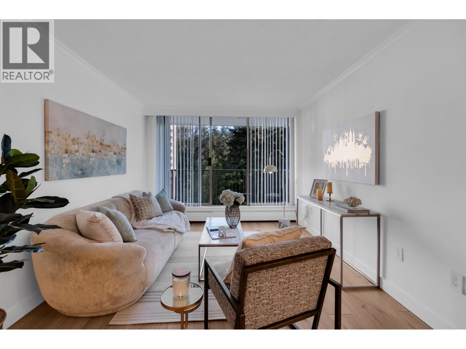 2004 Fullerton Avenue Unit 807, North Vancouver, BC V7P 3G8