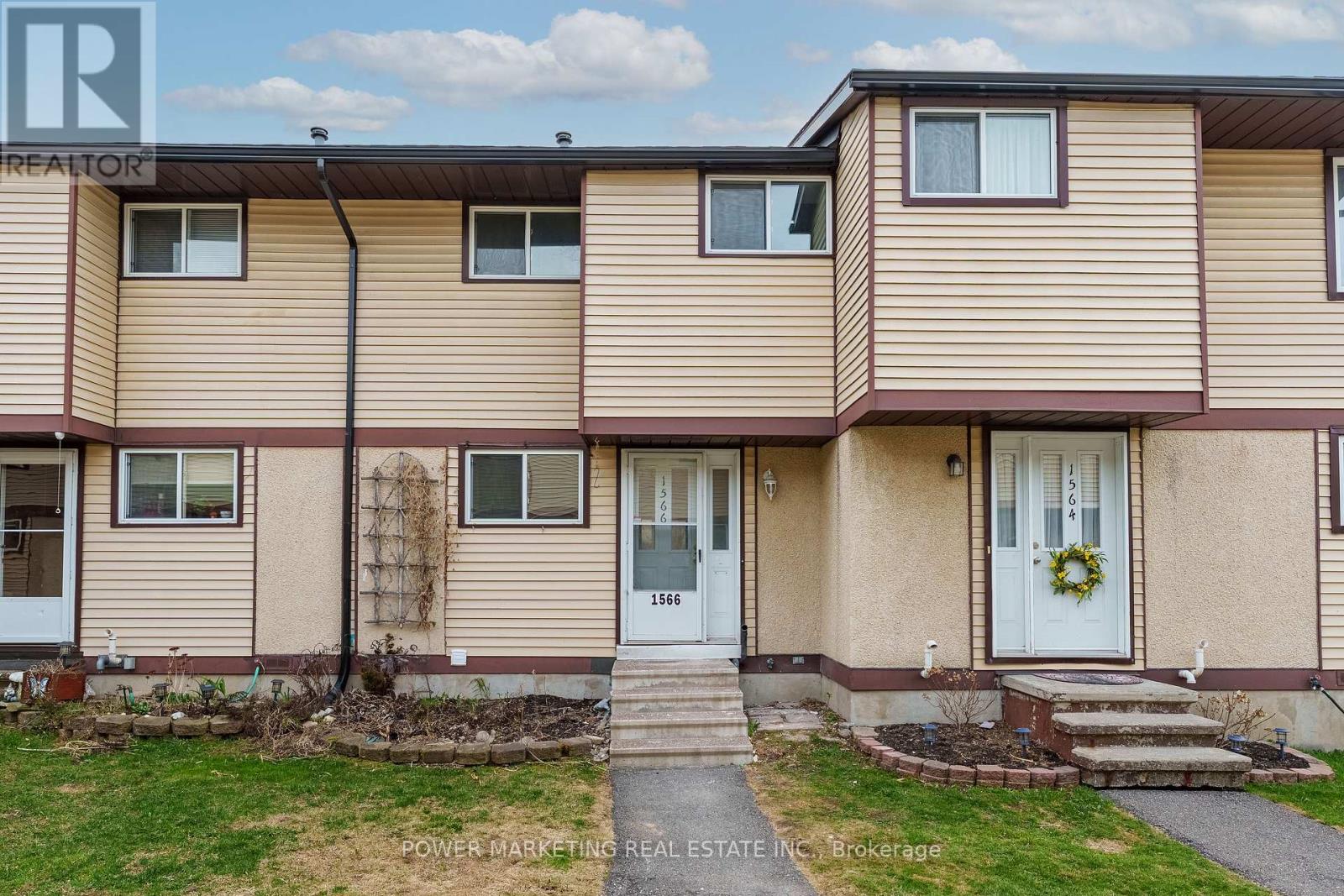 1566 Feather Ln, Ottawa, ON K1T 1V4