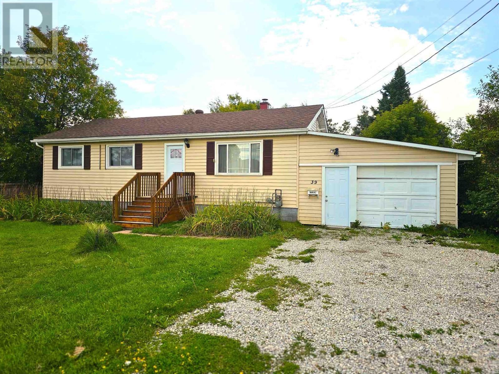 39 Chippewa St, Sault Ste. Marie, ON P6C 3A2