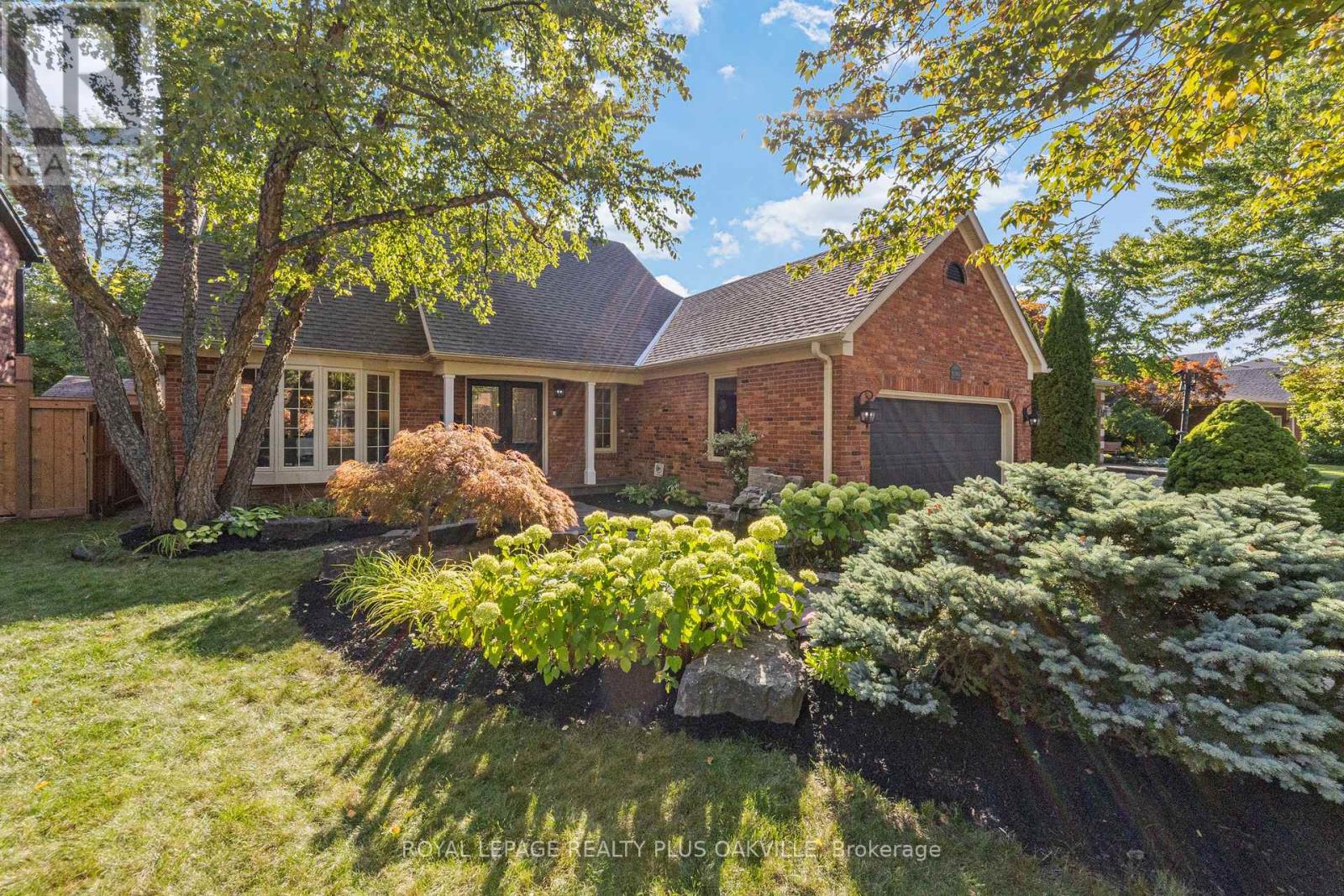 1368 Monks Psge, Oakville, ON L6M 1J5