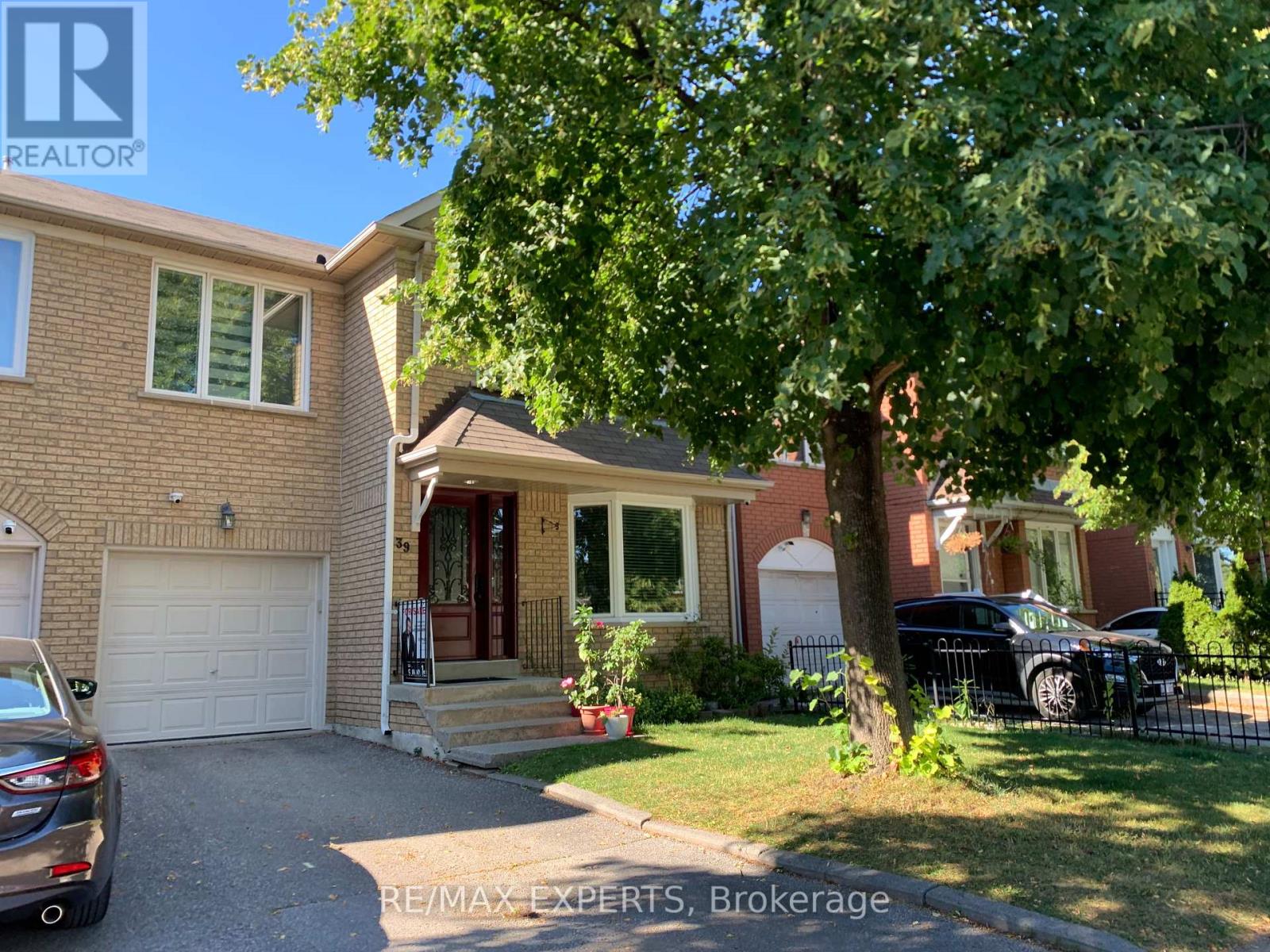 39 Softneedle Ave, Brampton, ON L6R 1K4