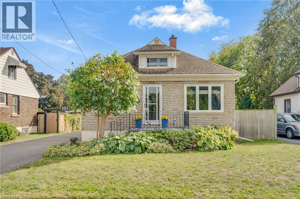 6440 Crawford St, Niagara Falls, ON L2E 5Z2