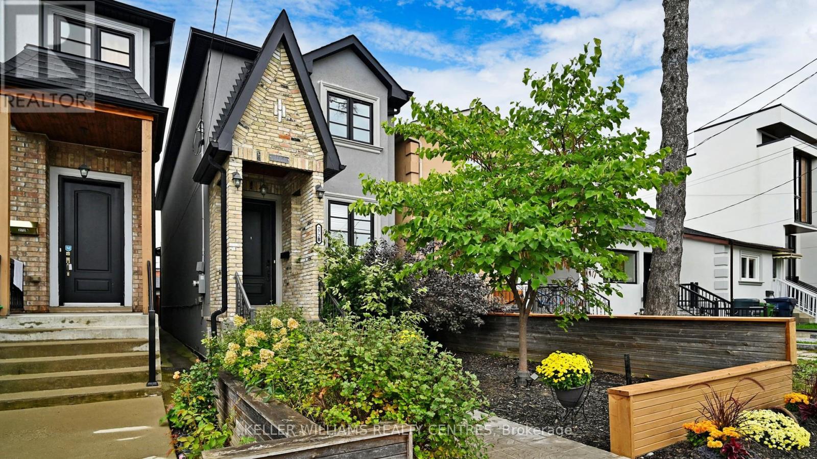 272 B Boon Ave, Toronto, ON M6E 3Z9