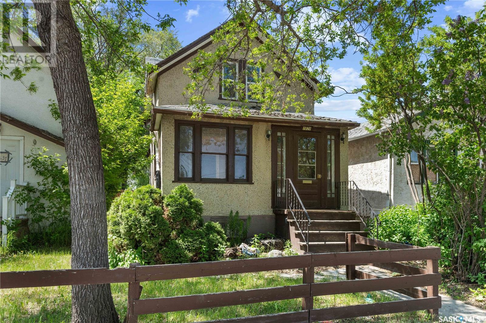 1628 Toronto St, Regina, SK S4P 1M2