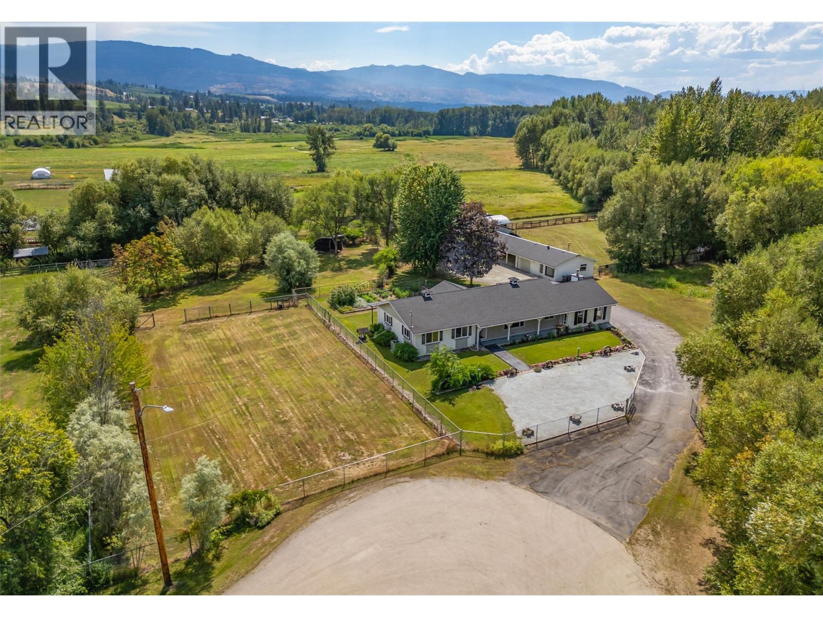 1755 Heimlich Rd, Kelowna, BC V1W 4A8
