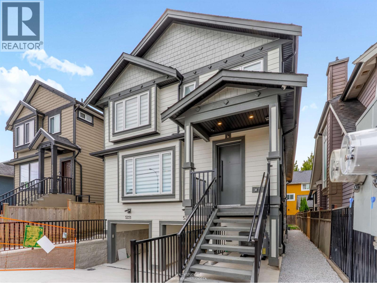 5221 Clarendon Street Unit 1, Vancouver, BC V5R 3J7