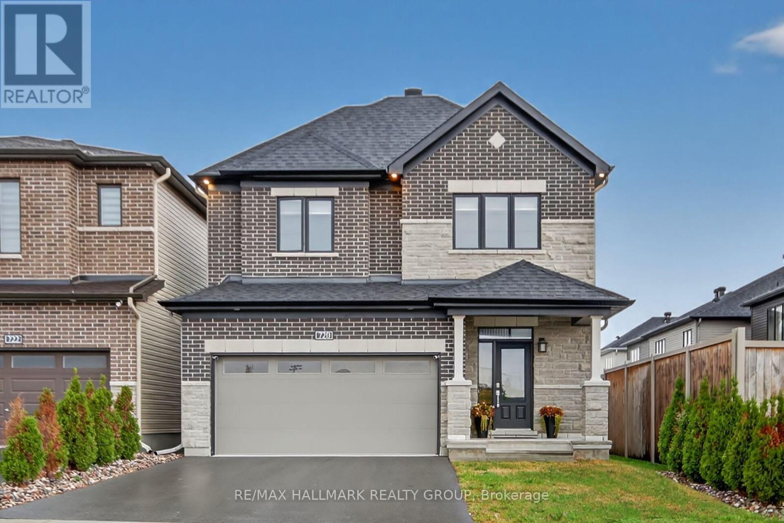 720 Cappamore Dr, Ottawa, ON K2J 6W3