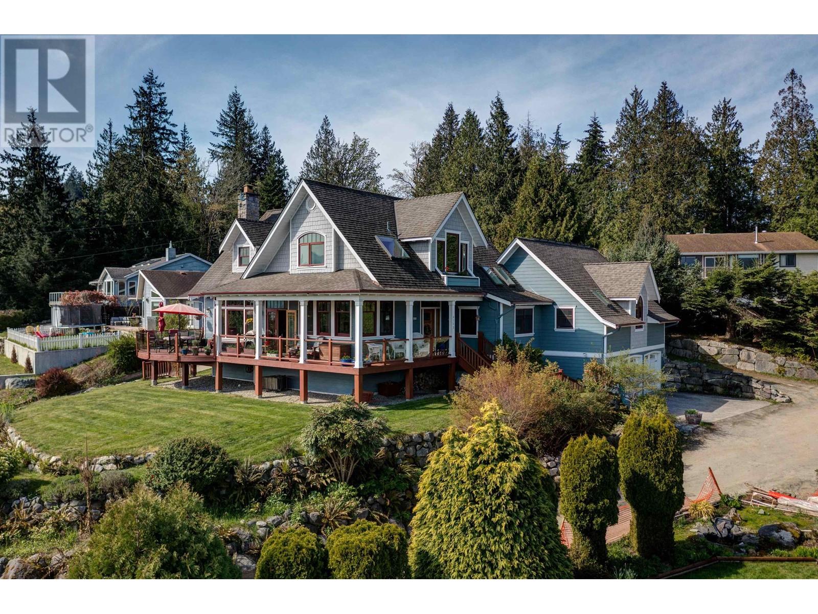 6373 N Gale Ave, Sechelt, BC V7Z 0P7
