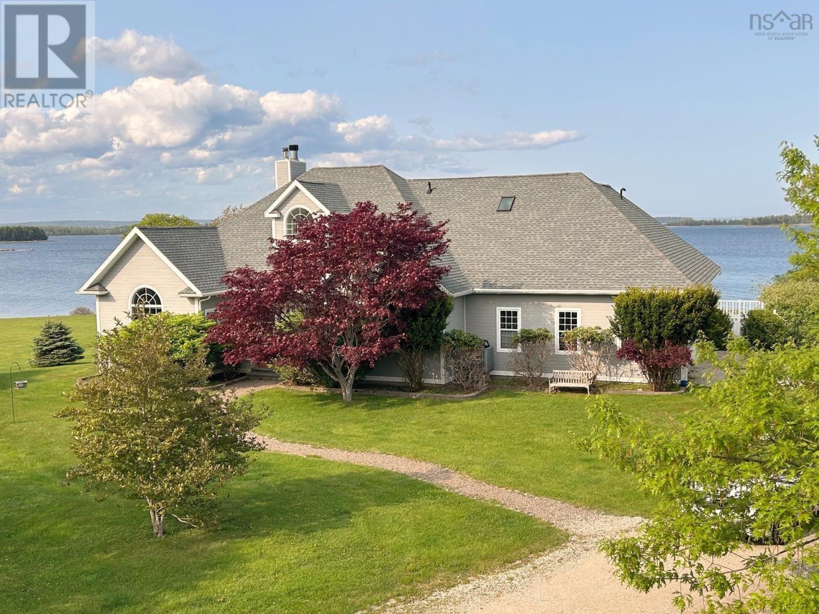 35 Sea Oaks Ln, Martins Point, NS B0J 1E0