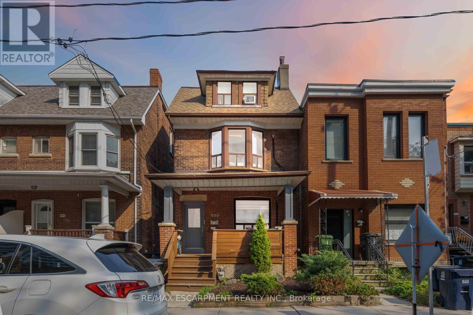 689 Dovercourt Rd, Toronto, ON M6H 2W7
