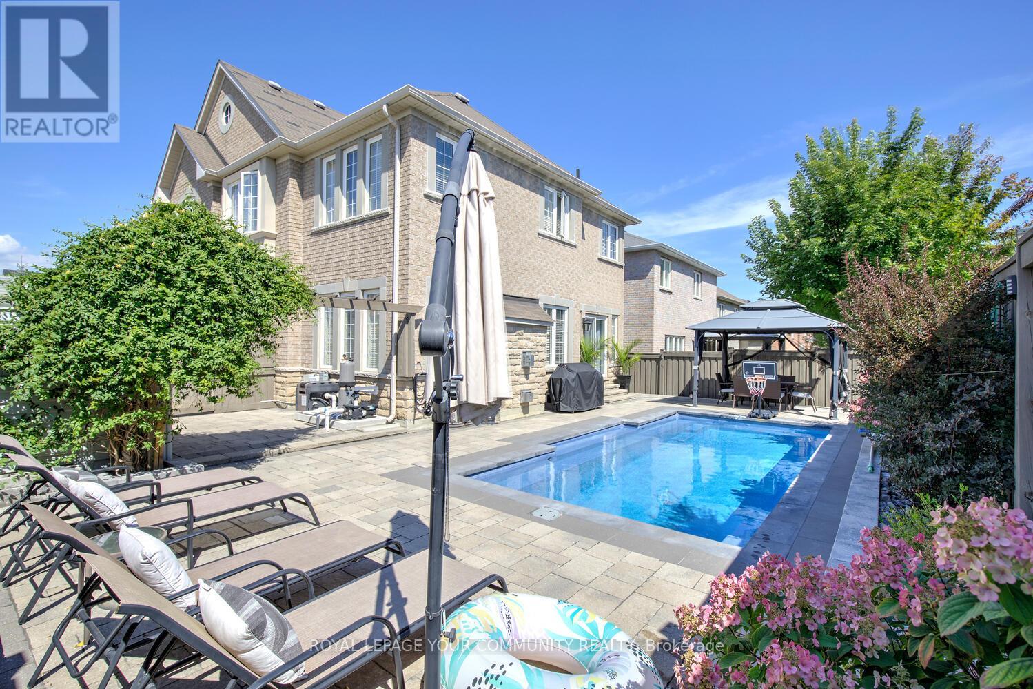 45 Pullman Rd, Vaughan, ON L6A 0N9