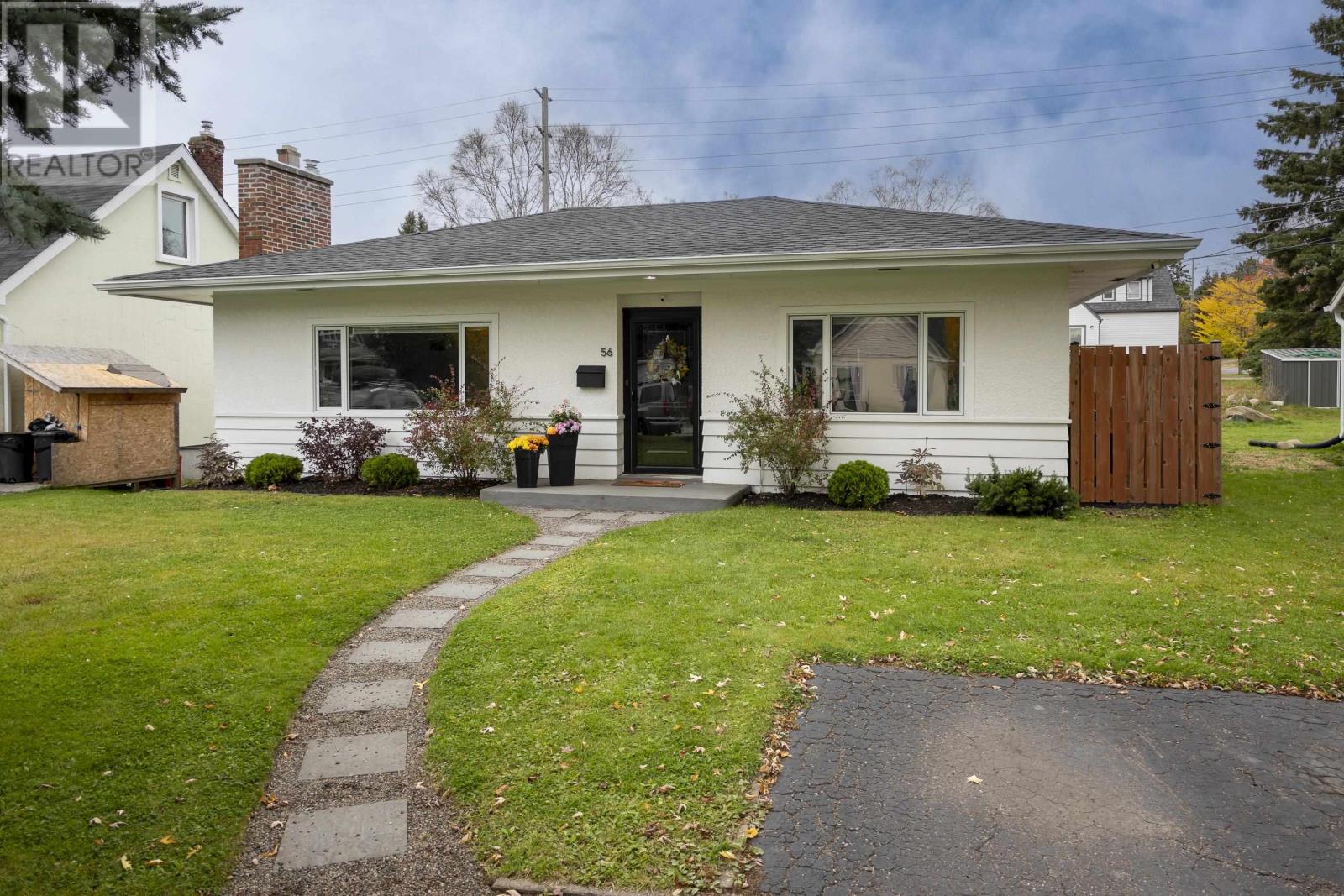 56 Rupert St, Thunder Bay, ON P7B 3W7
