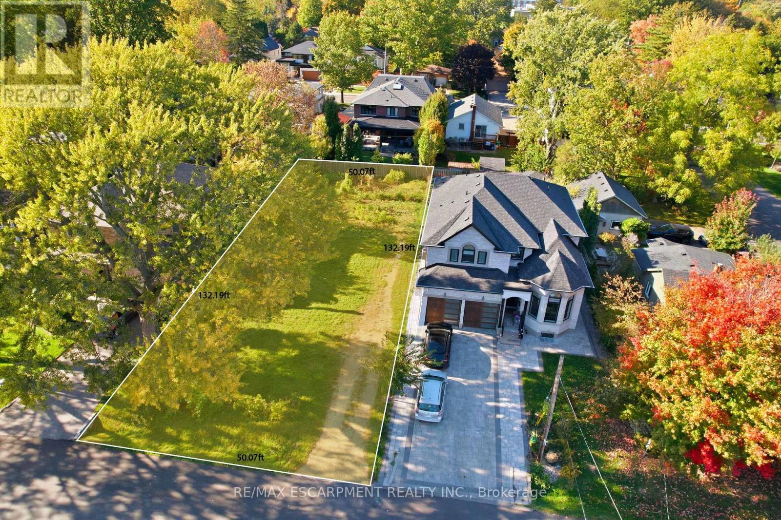 75 Troy St, Mississauga, ON L5G 1S6