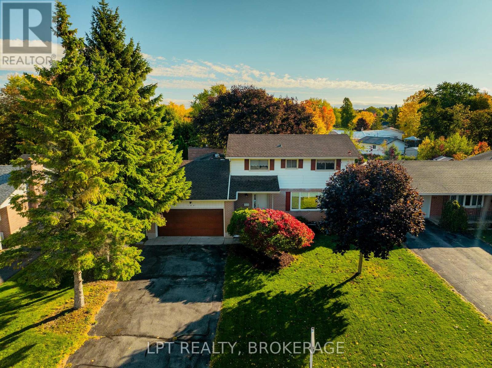 168 Braemar Rd, Kingston, ON K7M 4B8