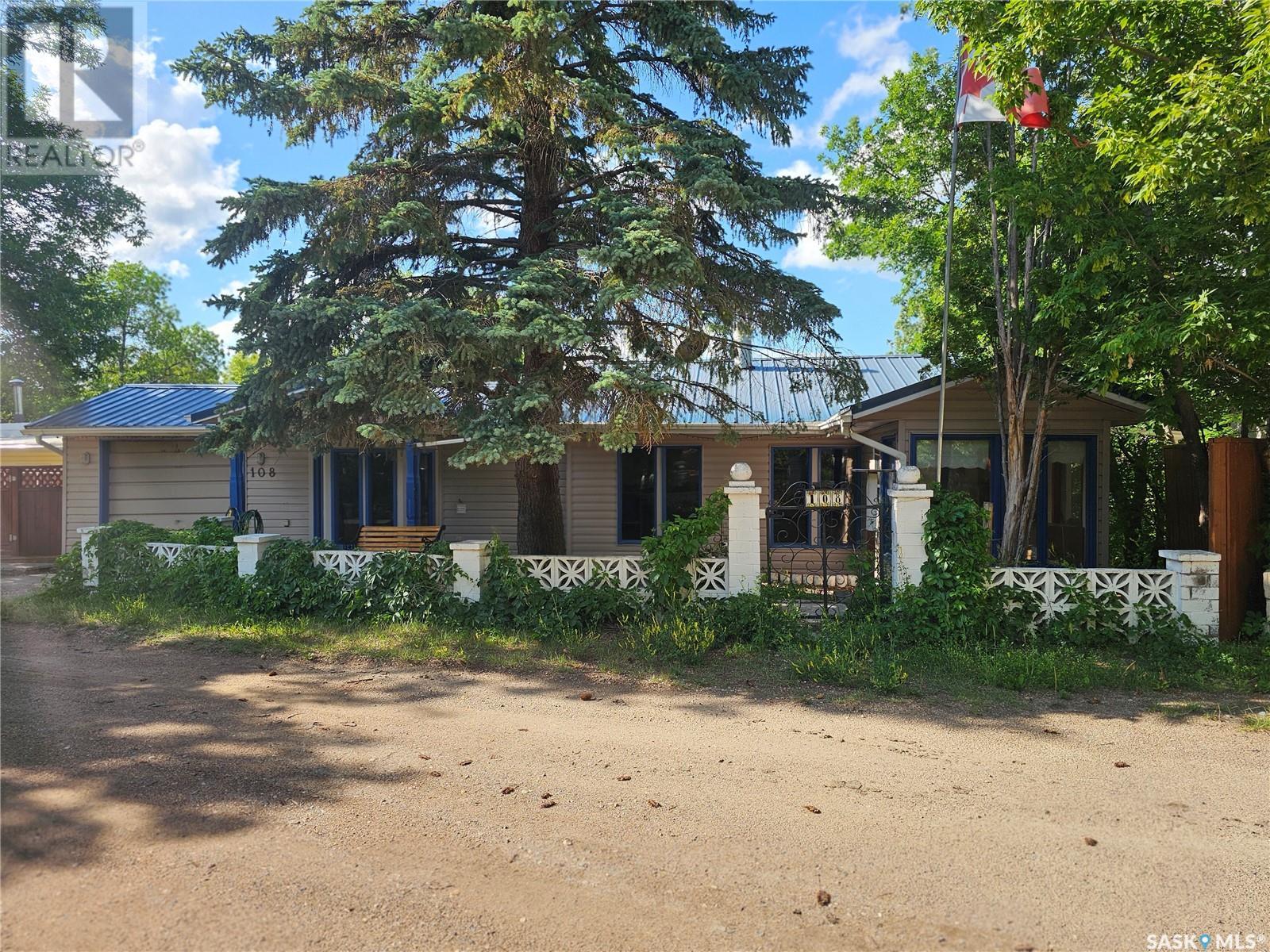 108 Briere Dr, Regina Beach, SK S0G 4C0