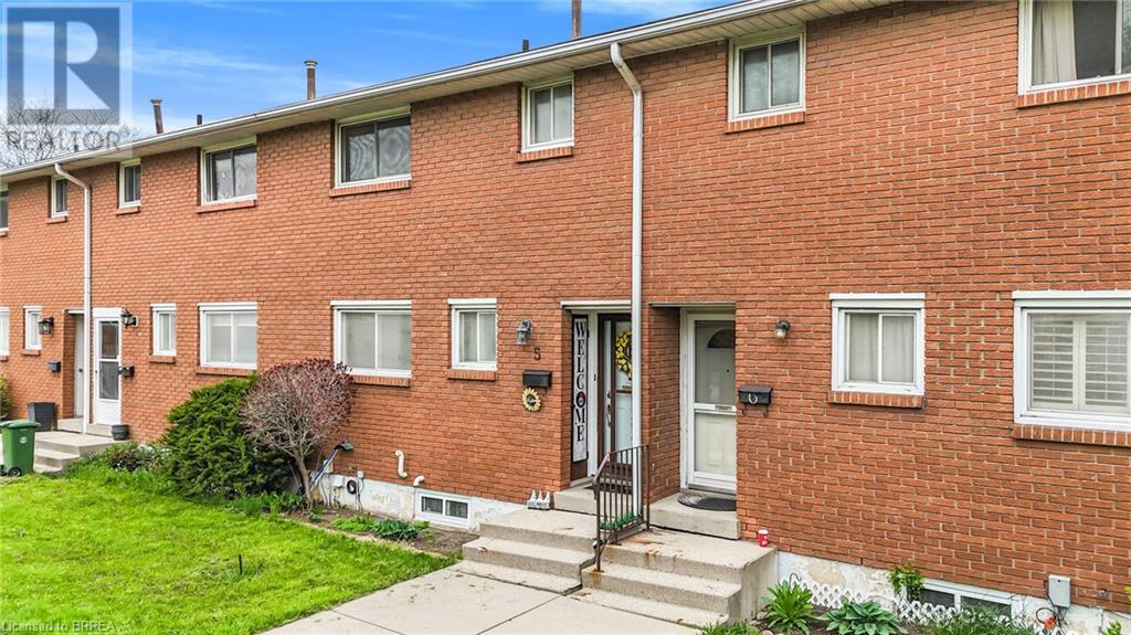 161 Berkindale Drive Unit 5, Hamilton, ON L8E 1M6