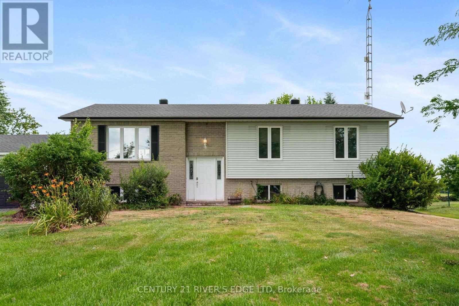 11888 County Rd 18 Rd N, South Dundas, ON K0C 2H0