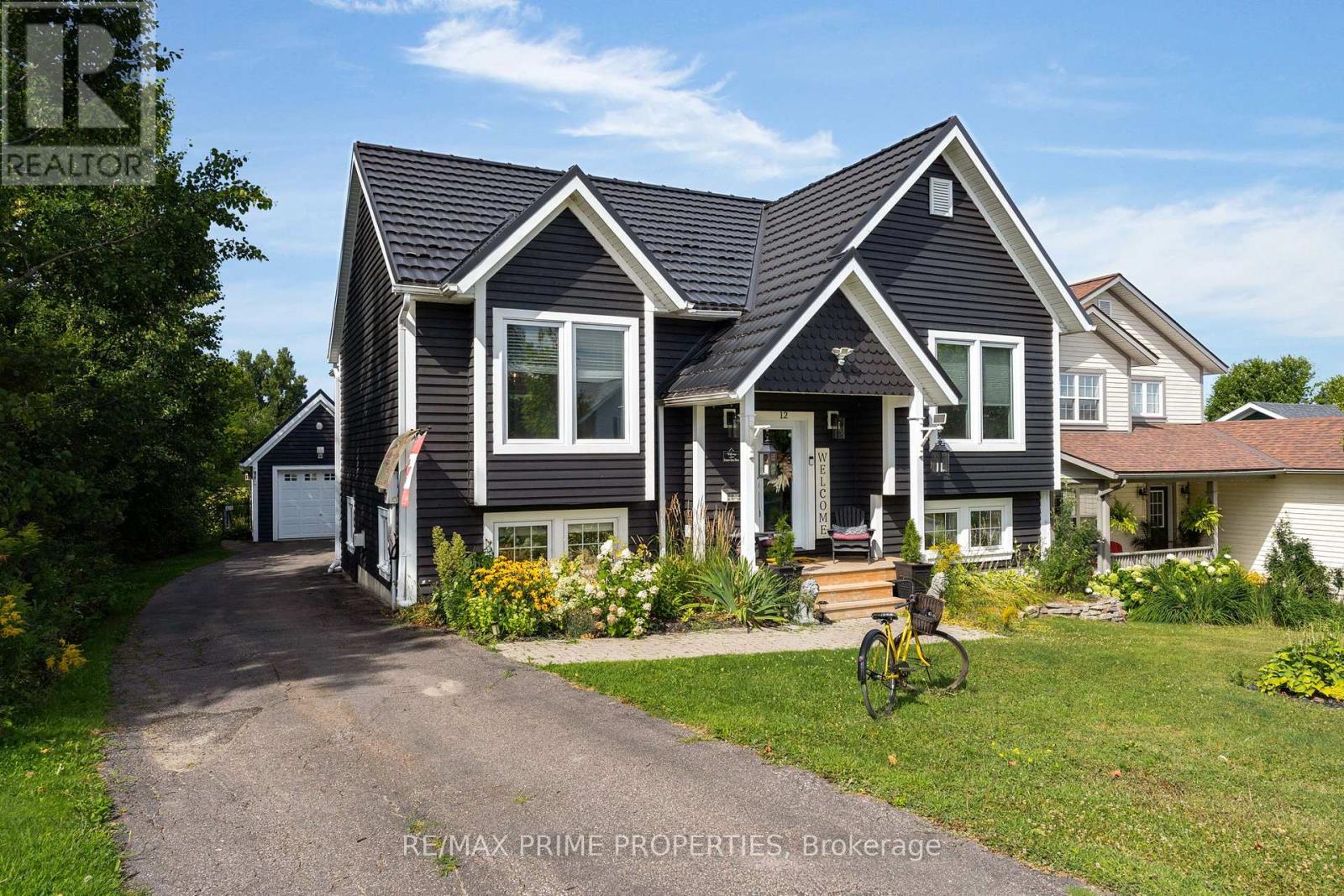 12 Coates Ave, Bracebridge Monck Bracebridge, ON P1L 1Y5