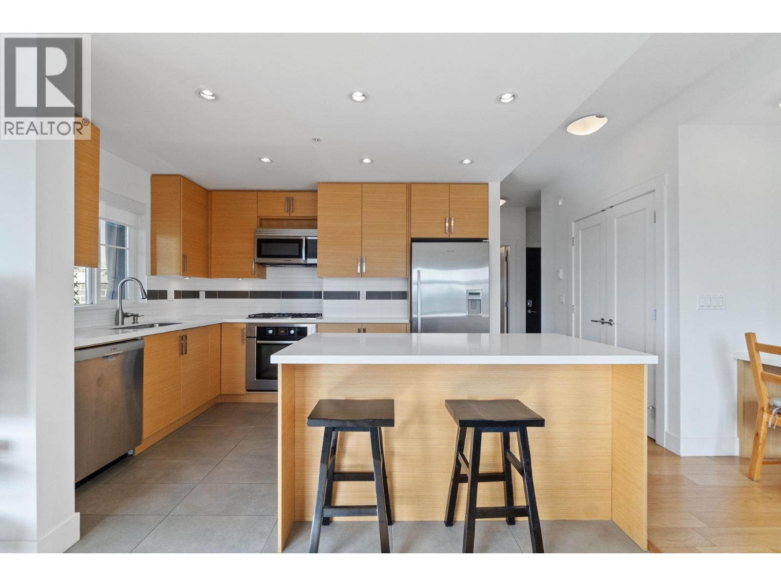 4710 Hastings Street Unit 307, Burnaby, BC V5C 2K7