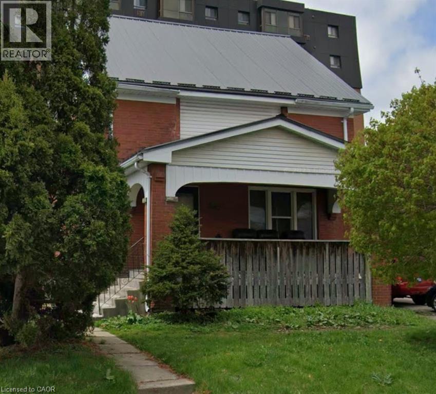 179 Regina St N, Waterloo, ON N2J 3B4