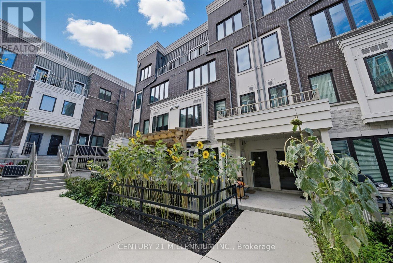 21 95 Eastwood Park Gdns, Toronto, ON M8W 0B9