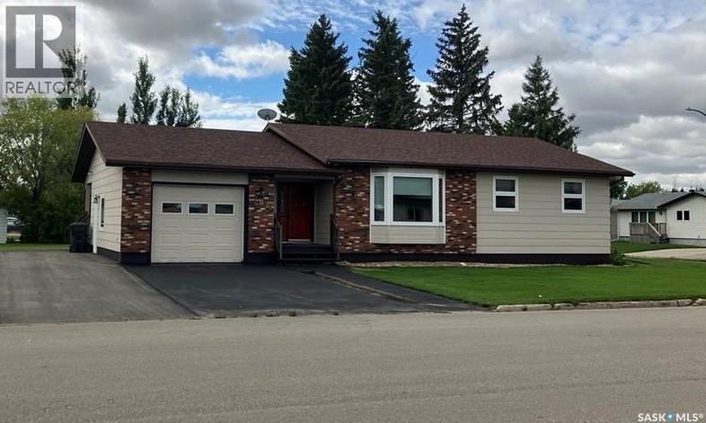 402 4 Street West, Carrot River, SK S0E 0L0
