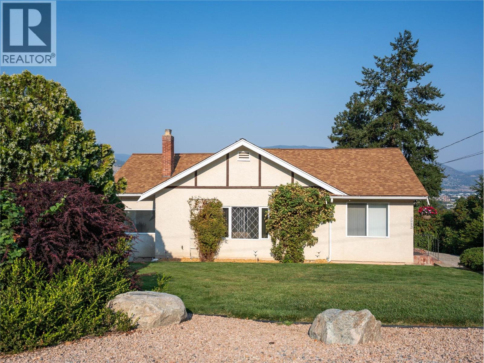 3045 Valleyview Rd, Penticton, BC V2A 8W8