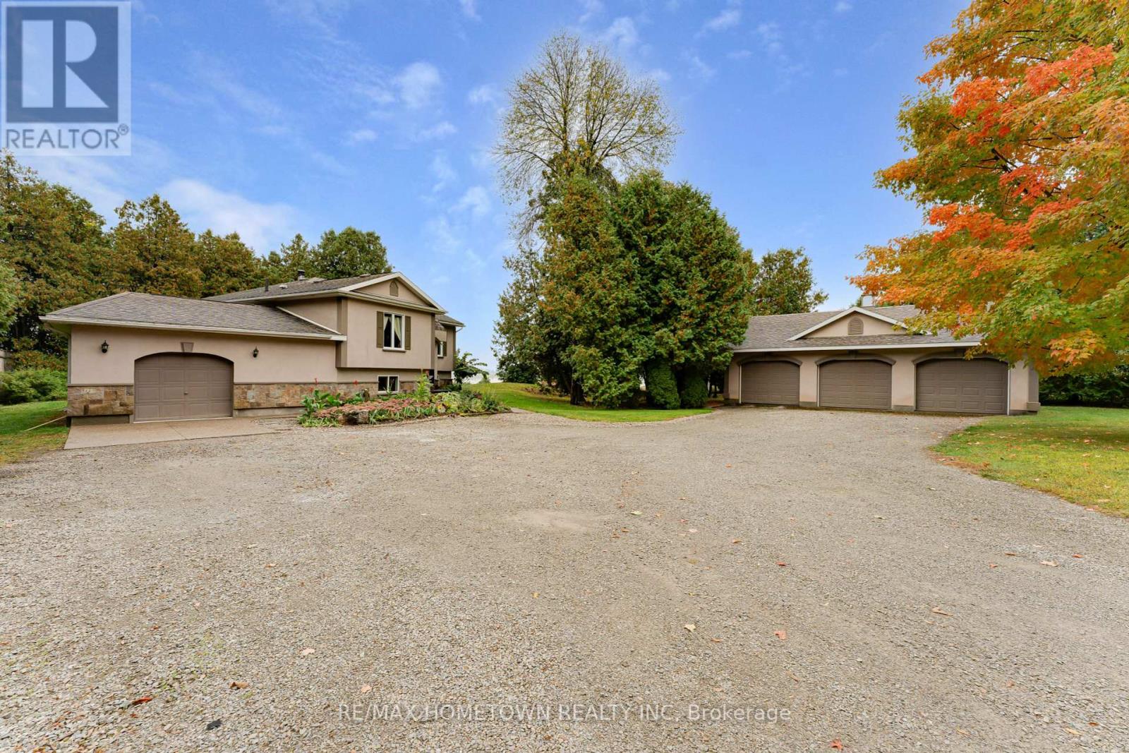 111 Lake Eloida Rd, Athens, ON K0E 1B0