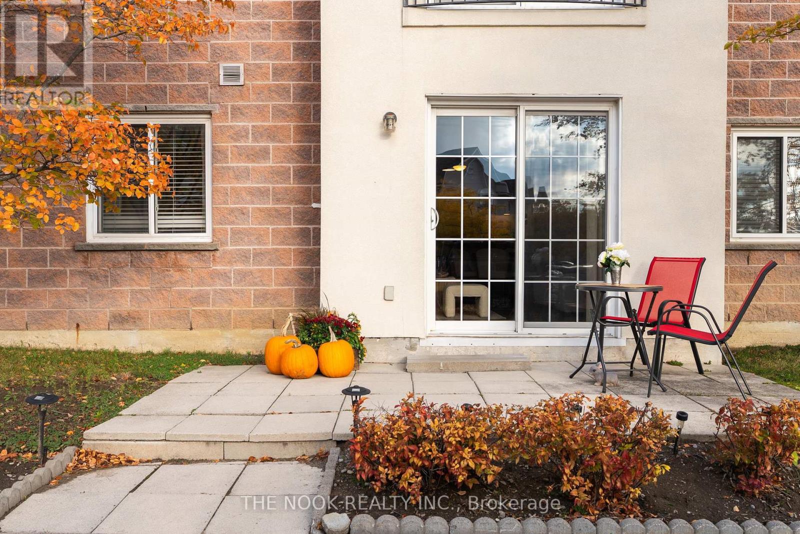 104 83 Aspen Springs Dr, Clarington, ON L1C 5J7