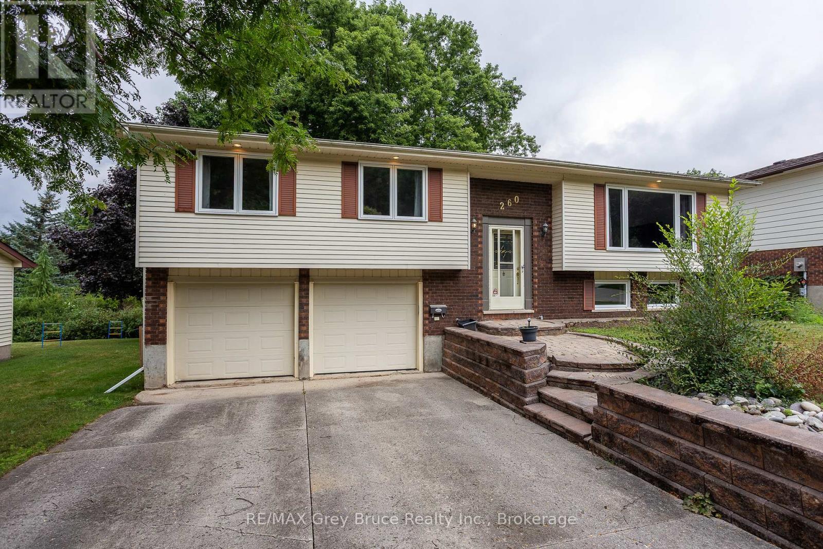 260 8th Street A East, Owen Sound, ON N4K 6L2