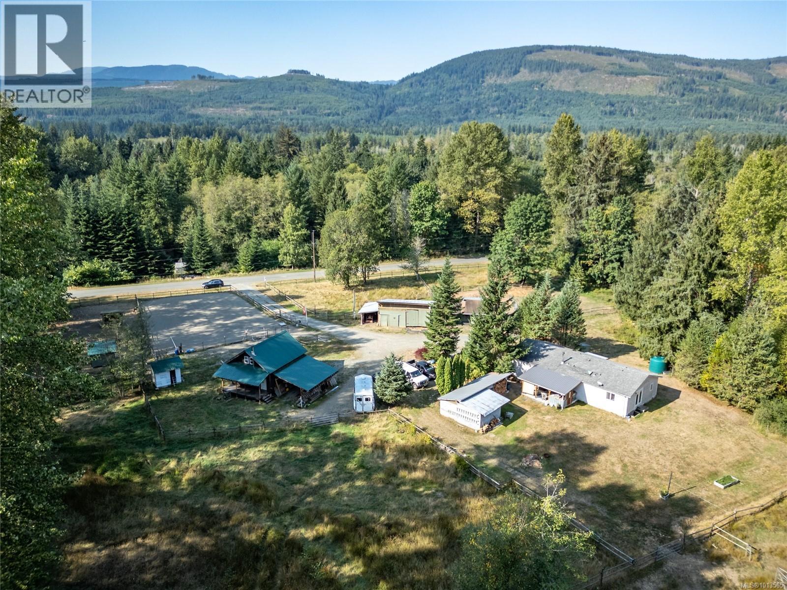 7024 Railway Ave, Merville, BC V9J 1N4