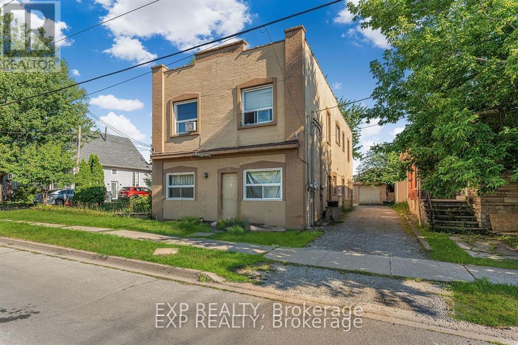 4553 Ferguson St, Niagara Falls, ON L2E 2Y7