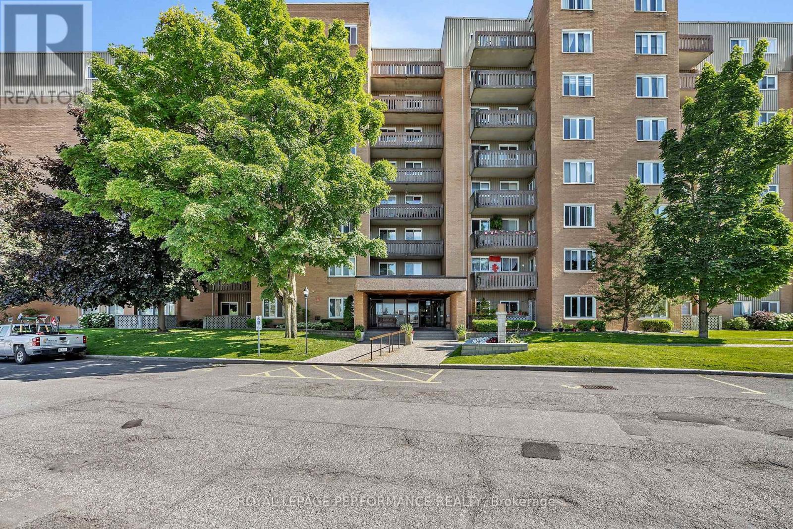 521 1599 Lassiter Ter, Ottawa, ON K1J 8R6