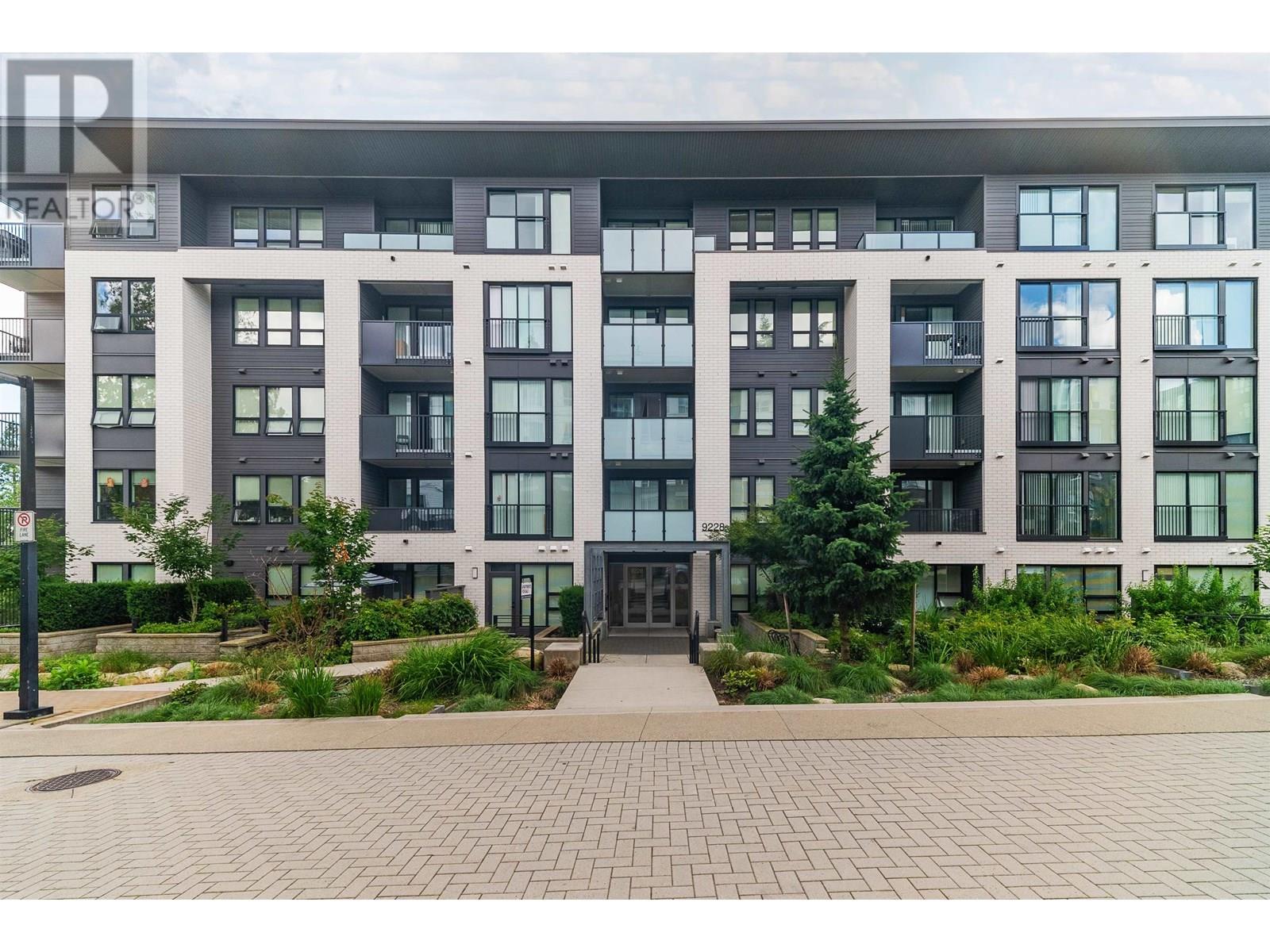 9228 Slopes Mews Unit 212, Burnaby, BC V5A 0E9