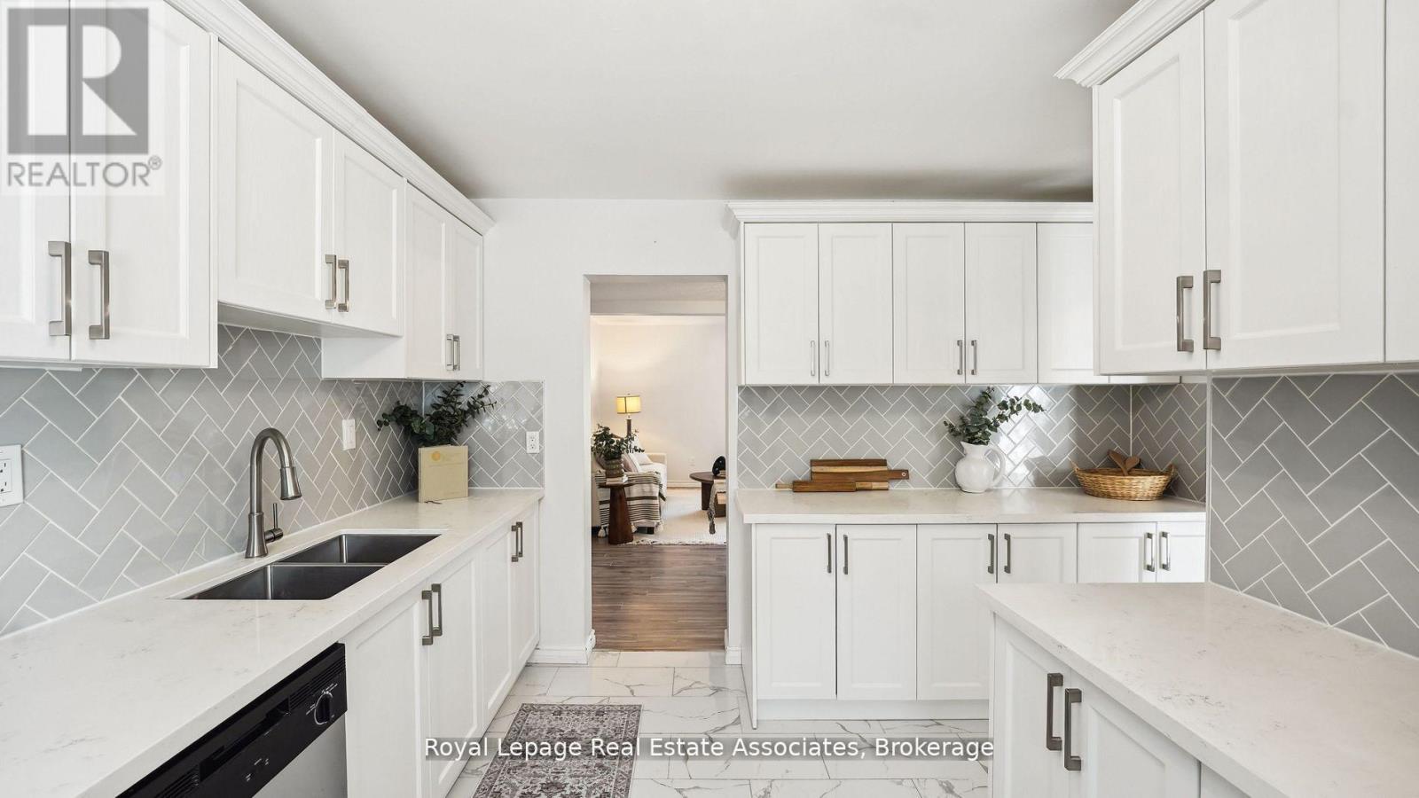 20 6855 Glen Erin Dr, Mississauga, ON L5N 1P6